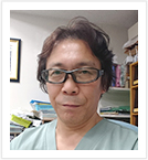 部長 跡地 春仁